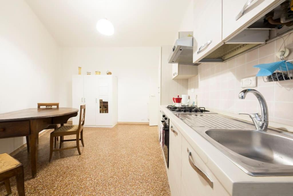 Agostino'S Apartment Генуя Экстерьер фото