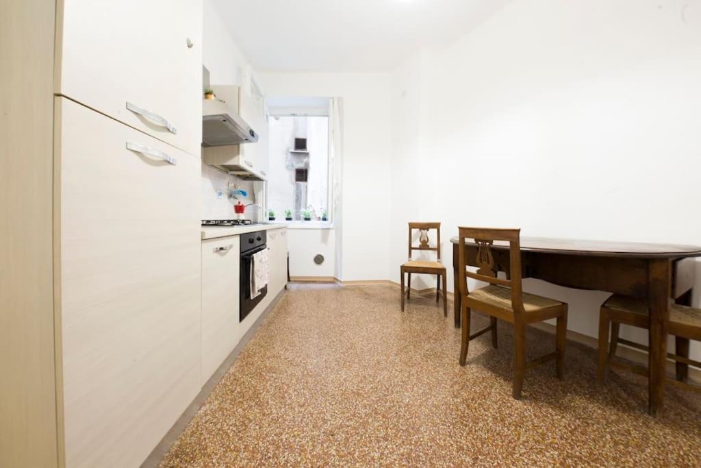 Agostino'S Apartment Генуя Экстерьер фото